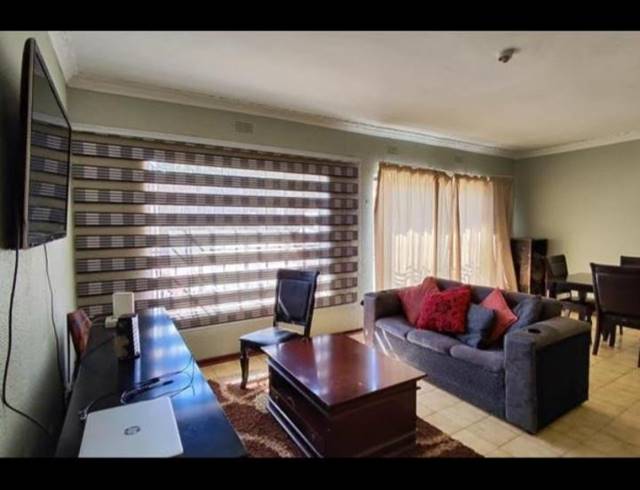 3 BEDROOM HOUSE FOR SALE IN BIRCHLEIGH